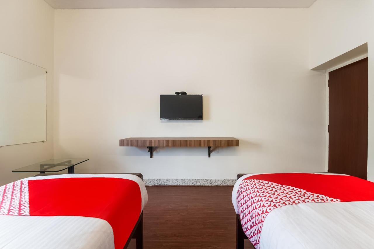 Oyo 76129 Rk Inn Guntūr Exteriér fotografie